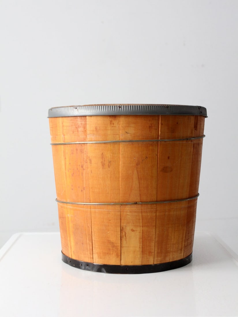 Early 20th Century Wooden Butter Tub with Lid 16 inch (1 of 12)