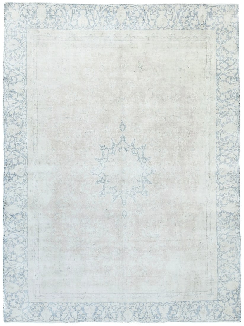Vintage Hand-Knotted Floral Wool Area Rug 8'11 x 12'4 ft Antique Style: Vintage Hand-Knotted Floral Wool Area Rug 8'11 x 12'4 ft Antique Style Enhance your space with this Antique Muted Floral Traditional Area Rug, measuring 8'11" x 12'4". Crafted with a hand-knotted tech
