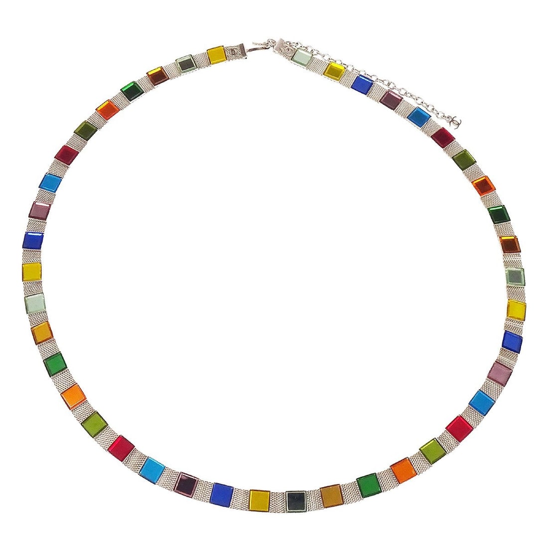 Chanel 99P Silver Plated Square Glass Chain Belt Small: Chanel 99P Silver Plated Square Glass Chain Belt Small This Chanel square glass chain belt for women features a stylish silver-plated finish and a classic chain design. Crafted in France, it is a vers