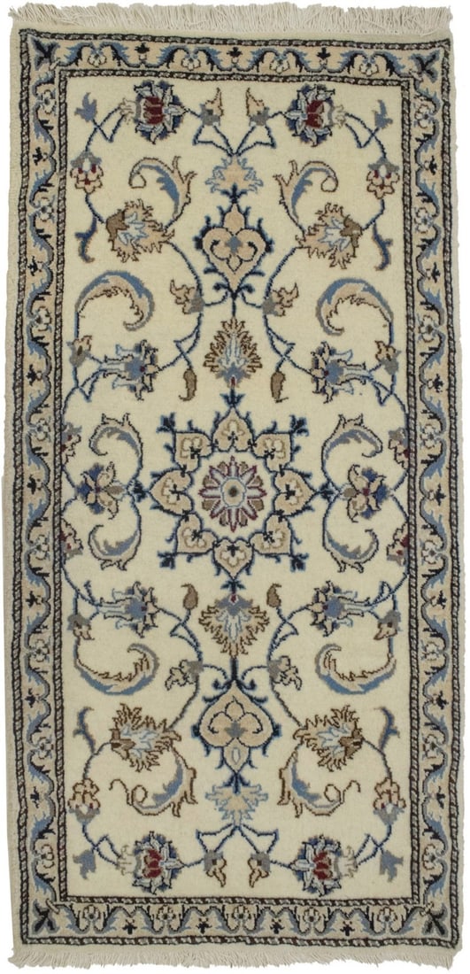 Vintage Hand-Knotted Wool Rug Floral Design 2'3 x 4'7 Eco-Friendly: Vintage Hand-Knotted Wool Rug Floral Design 2'3 x 4'7 Eco-Friendly This exquisite hand-knotted wool rug features a charming cream floral design, embodying classic oriental craftsmanship. Measuring 2'3