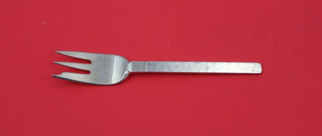 Porter Blanchard Commonwealth Sterling Silver Salad Fork 3-Tine 6 1/4 Inch: Porter Blanchard Commonwealth Sterling Silver Salad Fork 3-Tine 6 1/4 Inch This exquisite salad fork is crafted from high-quality sterling silver (.925) and features a classic 3-tine design with a not