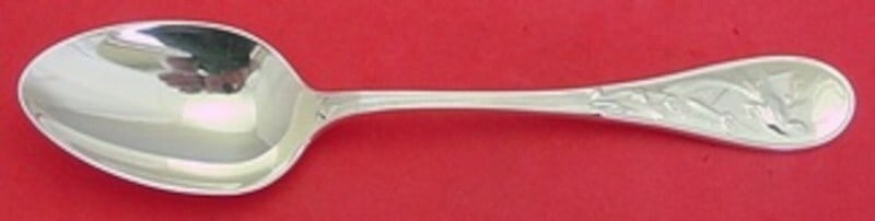 Tiffany & Co Audubon Sterling Silver 7 3/8" Soup Spoon: Tiffany & Co Audubon Sterling Silver 7 3/8" Soup Spoon This elegant Audubon place soup spoon from Tiffany & Co. features a stunning multi-motif design, crafted from high-quality sterling silver. Measu