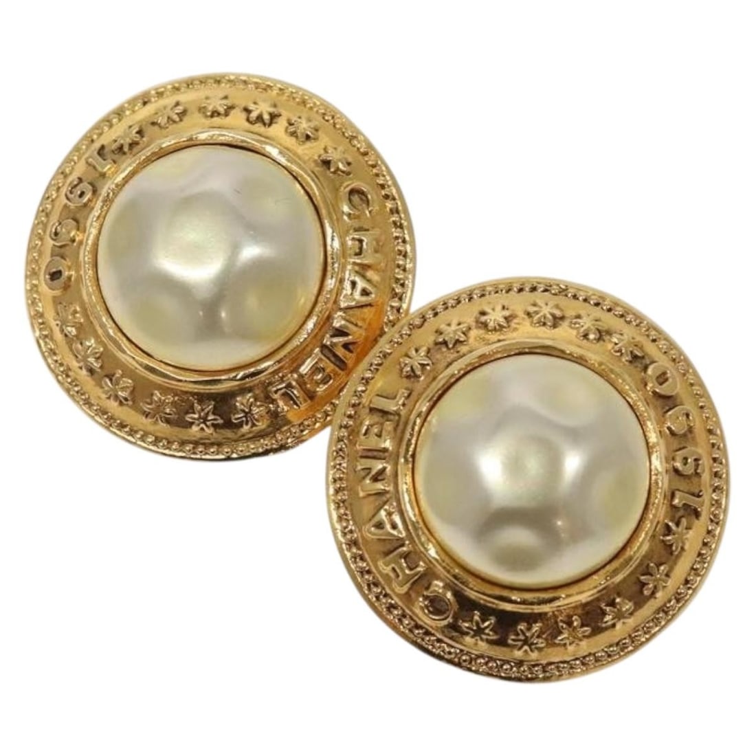 CHANEL Gold CC Earrings Authentic Metal France (1 of 12)