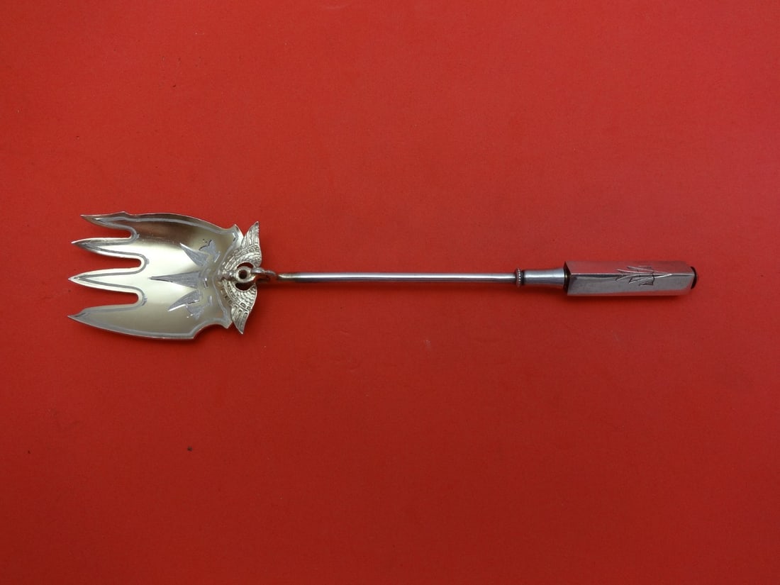 Gorham Isis Sterling Silver Gold Washed Terrapin Fork 6.5 Inches: Gorham Isis Sterling Silver Gold Washed Terrapin Fork 6.5 Inches This exquisite terrapin fork is part of the renowned Isis pattern by Gorham, crafted from high-quality sterling silver and finished wit