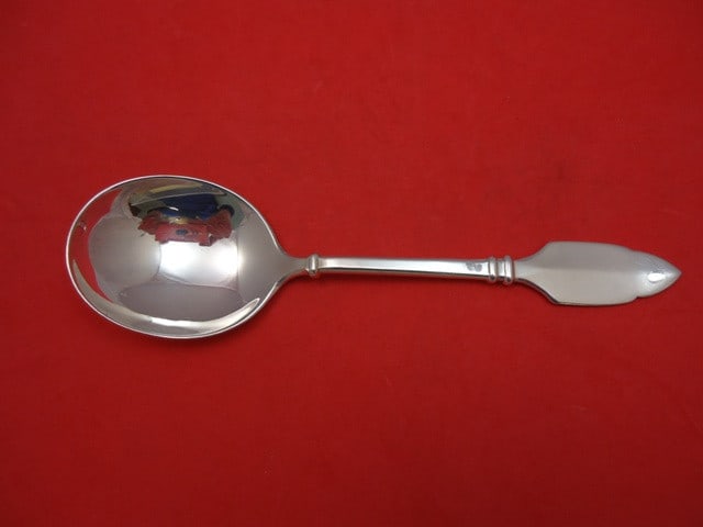 Graff W & D Robert Bruce Sterling Silver Gumbo Spoon 7 Inch: Graff W & D Robert Bruce Sterling Silver Gumbo Spoon 7 Inch Introducing the Robert Bruce Gumbo Spoon, crafted by Graff W & D. This exquisite spoon is made of high-quality sterling silver and measures