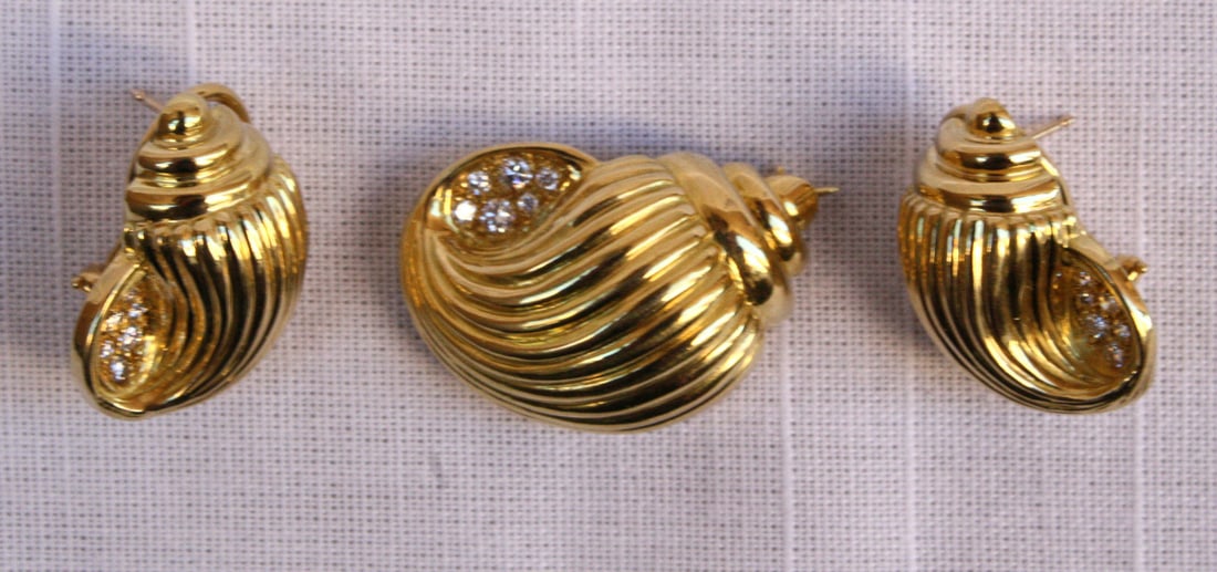 Elegant 18K Gold Diamond 3 Piece Brooch and Earring Set (1 of 10)