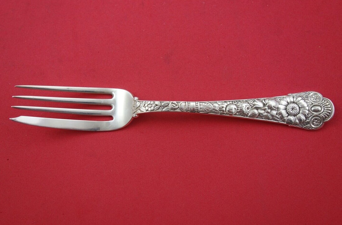 Gorham Cluny Sterling Silver Pie Fork Monogrammed 5 5/8": Gorham Cluny Sterling Silver Pie Fork Monogrammed 5 5/8" This exquisite pie fork from the renowned Cluny pattern by Gorham is crafted from high-quality sterling silver. Measuring 5 5/8 inches in lengt