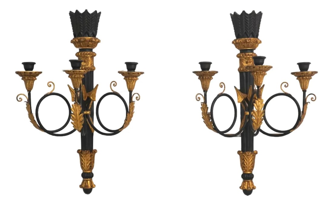 Set of Two Italian Neoclassical Parcel Gilt Wall Sconces (1 of 10)