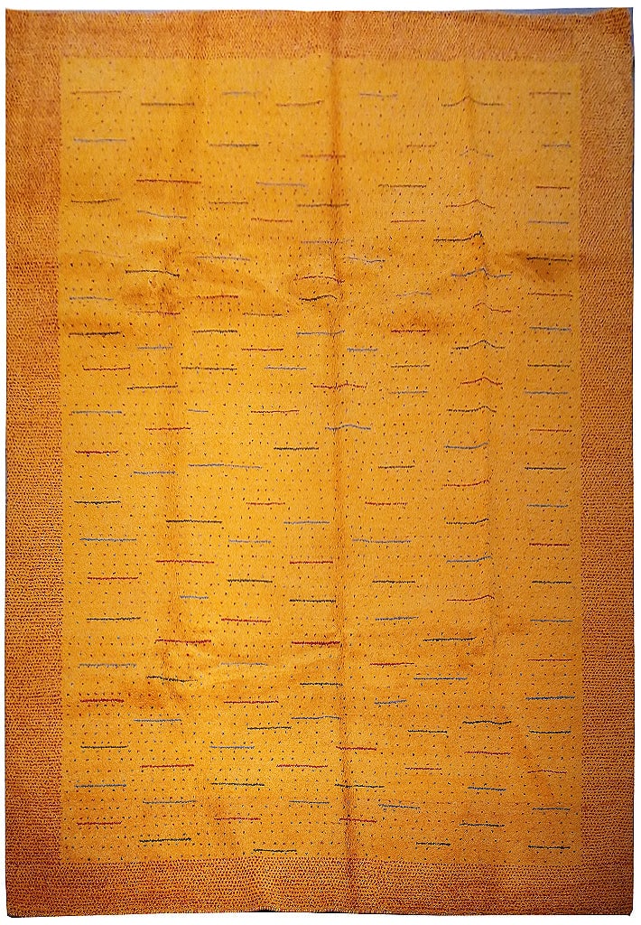 Elegant 9.10 x 6.7 Handmade Gold Rug from India: Elegant 9.10 x 6.7 Handmade Gold Rug from India Free continental US Shipping Discover the elegance of this modern handmade rug from India, featuring a stunning gold design that adds a touch of luxury