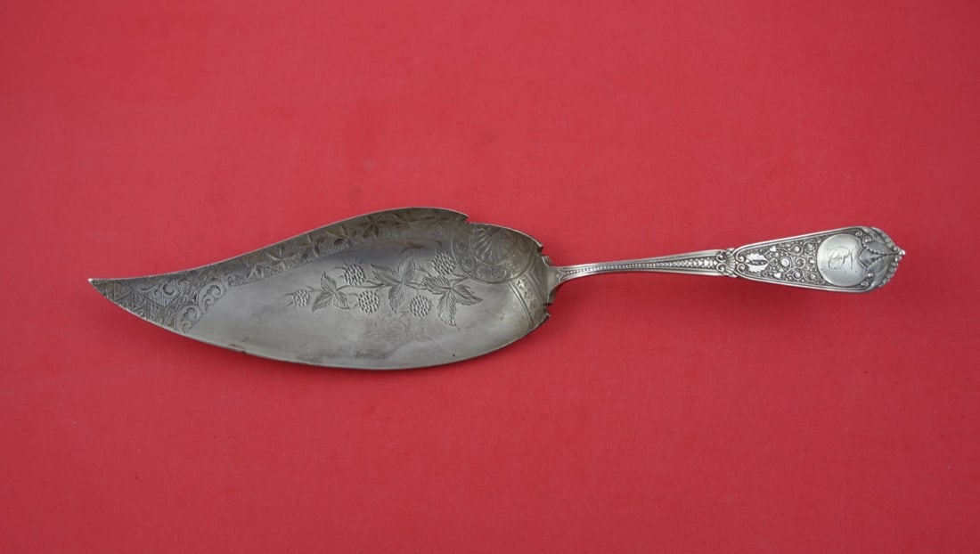 Knowles Webster Sterling Silver Fish Server Bright Cut Raspberries 10.75" (1 of 2)