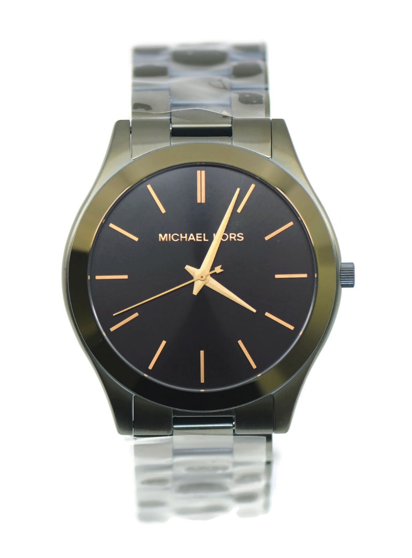 Michael Kors Runway MK8715 Green Stainless Steel Watch with Box and Papers: Michael Kors Runway MK8715 Green Stainless Steel Watch with Box and Papers The Michael Kors Runway MK8715 is a striking wristwatch that combines style and functionality. This pre-owned timepiece featu