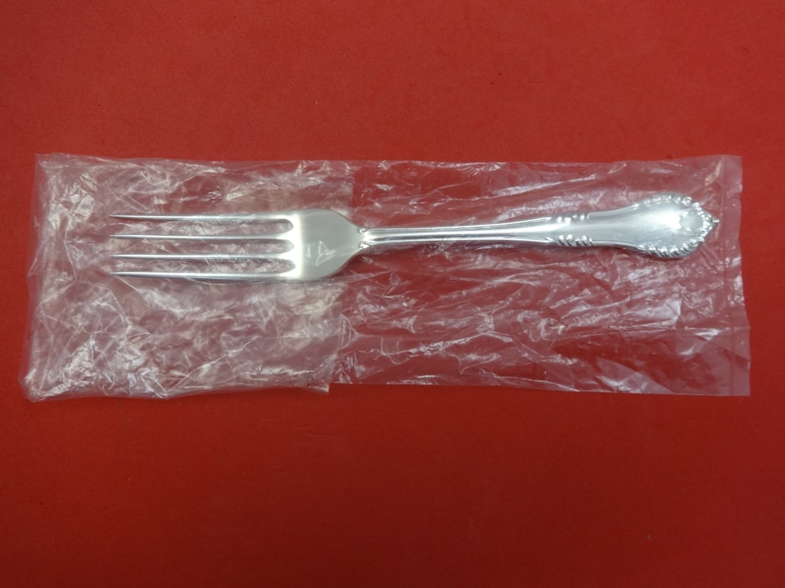 William Yeoward Hidcote Sterling Silver Salad Fork 7.25" New: William Yeoward Hidcote Sterling Silver Salad Fork 7.25" New This exquisite salad fork features the Hidcote pattern by renowned designer William Yeoward. Crafted from high-quality sterling silver, thi