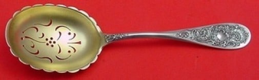 Towle Sterling Silver Gold Wash Preserve Spoon Scalloped Bowl 7.5 Inch: Towle Sterling Silver Gold Wash Preserve Spoon Scalloped Bowl 7.5 Inch This exquisite preserve spoon by Towle is crafted from sterling silver with a luxurious gold wash finish. Featuring a beautifully