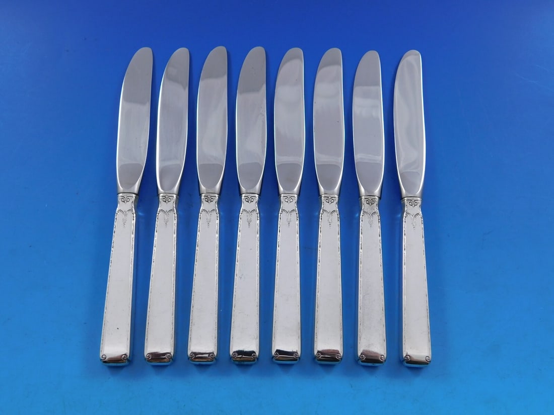 Towle Old Lace Sterling Silver Butter Spreader Set of 8 6 1/4": Towle Old Lace Sterling Silver Butter Spreader Set of 8 6 1/4" Enhance your dining experience with this exquisite set of 8 butter spreaders from Towle, featuring the elegant Old Lace pattern. Crafted