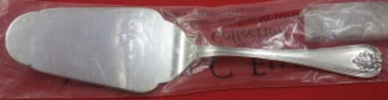 Schiavon Foglia Leaf Sterling Silver Cake Server 10 3/4 Inch: Schiavon Foglia Leaf Sterling Silver Cake Server 10 3/4 Inch Presenting the exquisite Foglia aka Leaf cake server by Schiavon, a stunning piece crafted in Italy from high-quality sterling silver. This