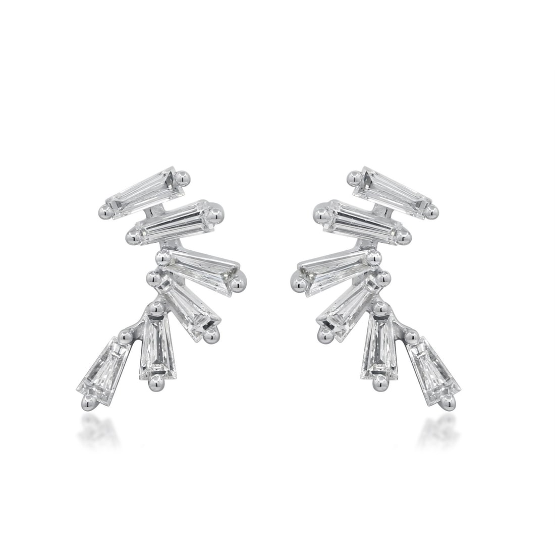18K White Gold Curved Diamond Baguette Earrings for Women: 18K White Gold Curved Diamond Baguette Earrings for Women These pre-owned women's earrings feature a curved design adorned with tapered baguette-cut white diamonds. Crafted from 18K white gold, the ea