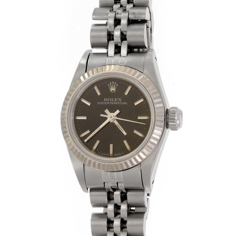 Vintage Rolex Oyster 25mm Automatic Stainless Steel Ladies Watch 67194: Vintage Rolex Oyster 25mm Automatic Stainless Steel Ladies Watch 67194 This vintage ladies' Rolex wristwatch features a 25mm round case and is crafted from stainless steel, showcasing both high gloss