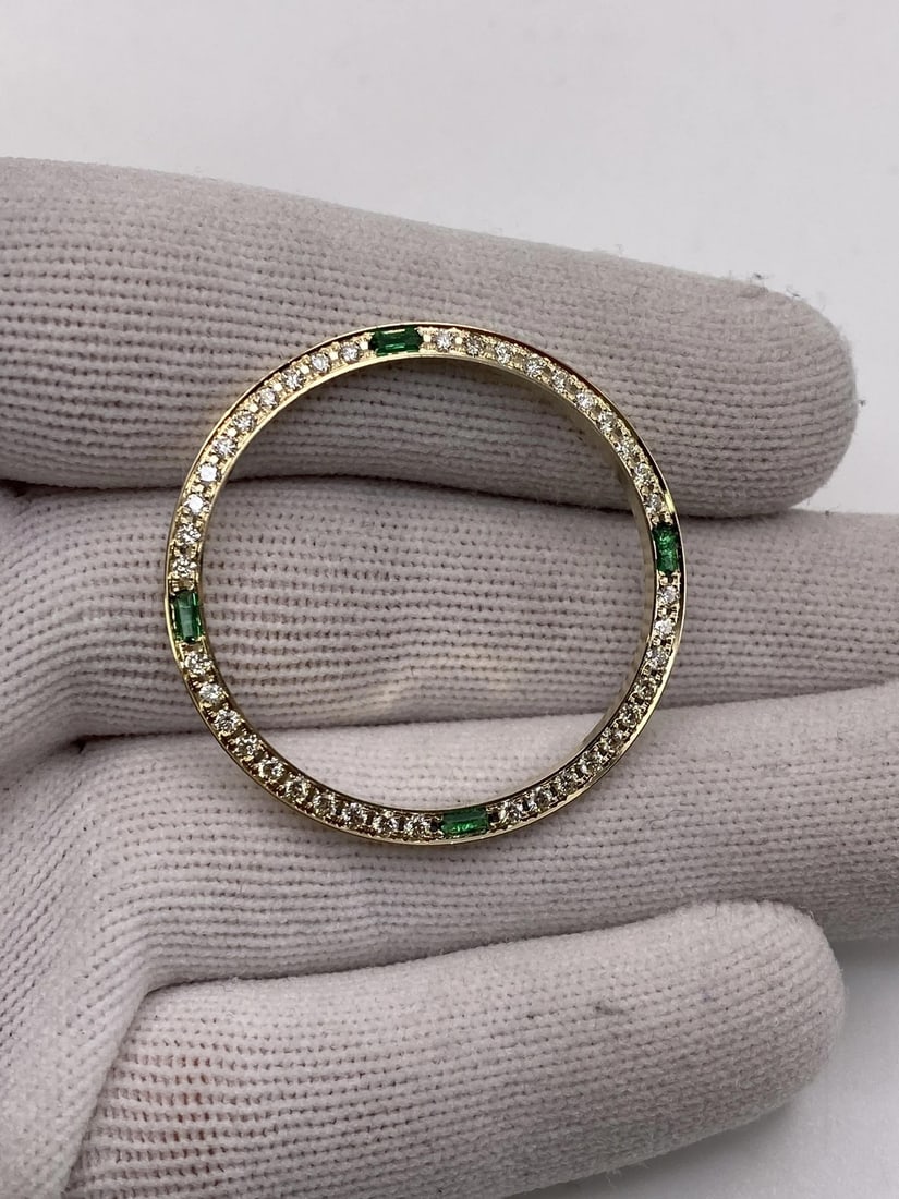 Custom 14K Yellow Gold Diamond Bezel for Rolex Datejust 36mm: Custom 14K Yellow Gold Diamond Bezel for Rolex Datejust 36mm This exquisite custom bezel is crafted from 14K yellow gold and features approximately 1 carat of sparkling diamonds, designed specifically