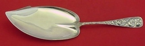 Durgin Sterling Silver Scroll Fish Server 11.5": Durgin Sterling Silver Scroll Fish Server 11.5" This exquisite fish server features the elegant Scroll pattern by Durgin, crafted from high-quality sterling silver. Measuring 11 1/2 inches in length,