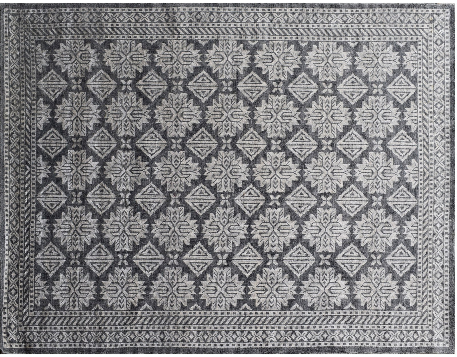 8x10.1 Handmade Modern Dark Gray Wool Rug Exclusive Design: 8x10.1 Handmade Modern Dark Gray Wool Rug Exclusive Design Free continental US Shipping Enhance your home decor with the exquisite 8' x 10' 1" Handmade Modern Rug in Dark Gray. This stunning rug combi