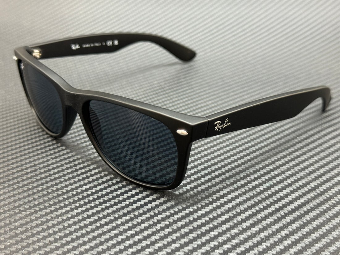 Ray-Ban RB2132 622 R5 Rubber Black Blue Sunglasses with Authenticity Certificate: Ray-Ban RB2132 622 R5 Rubber Black Blue Sunglasses with Authenticity Certificate Experience style and comfort with the Ray-Ban RB2132 622 R5 sunglasses. Designed for a unisex fit, these sunglasses fea