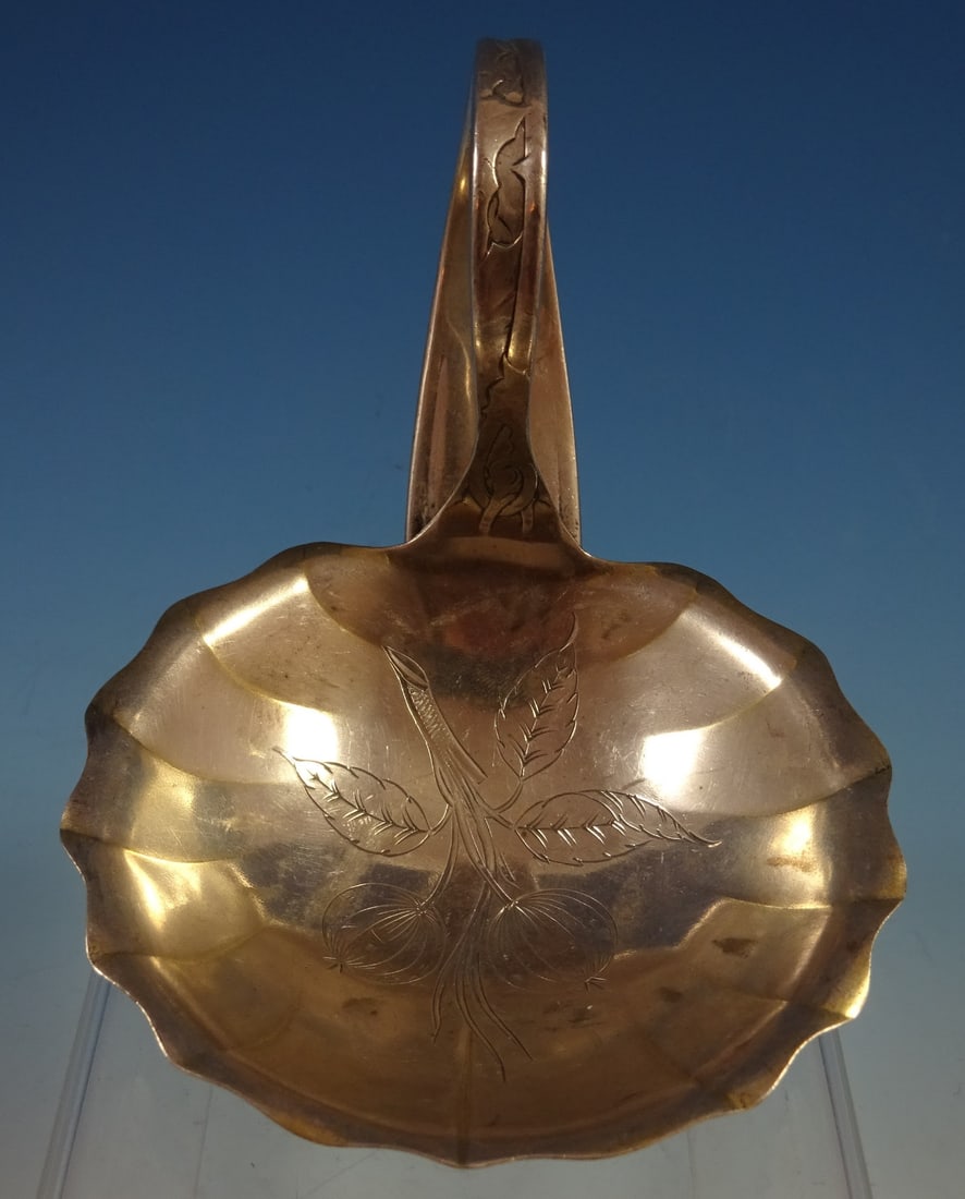 Towle Pomona Sterling Silver Nut Dish with Curved Handle and Ball Feet (1 of 7)