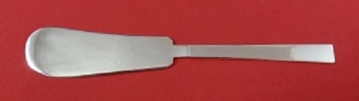 Puiforcat Antibes Sterling Silver Butter Spreader 5 1/4" Flat Handle: Puiforcat Antibes Sterling Silver Butter Spreader 5 1/4" Flat Handle This exquisite butter spreader from the Antibes pattern by Puiforcat is crafted from high-quality sterling silver. Measuring 5 1/4