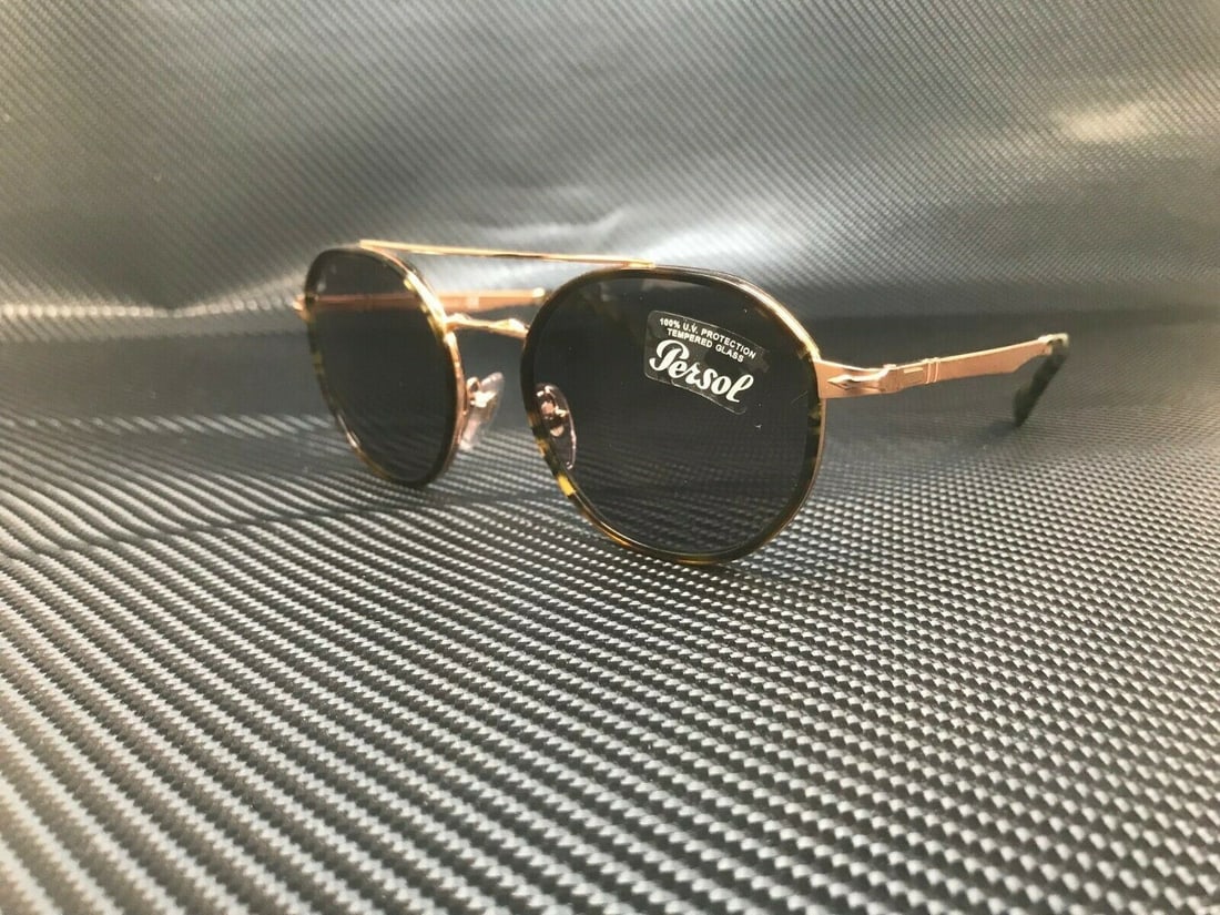 Persol PO2456S 1080R5 Havana Grey Sunglasses with Certificate of Authenticity: Persol PO2456S 1080R5 Havana Grey Sunglasses with Certificate of Authenticity Elevate your eyewear collection with these stylish Persol PO2456S 1080R5 men's sunglasses. Crafted in Italy, these sunglas