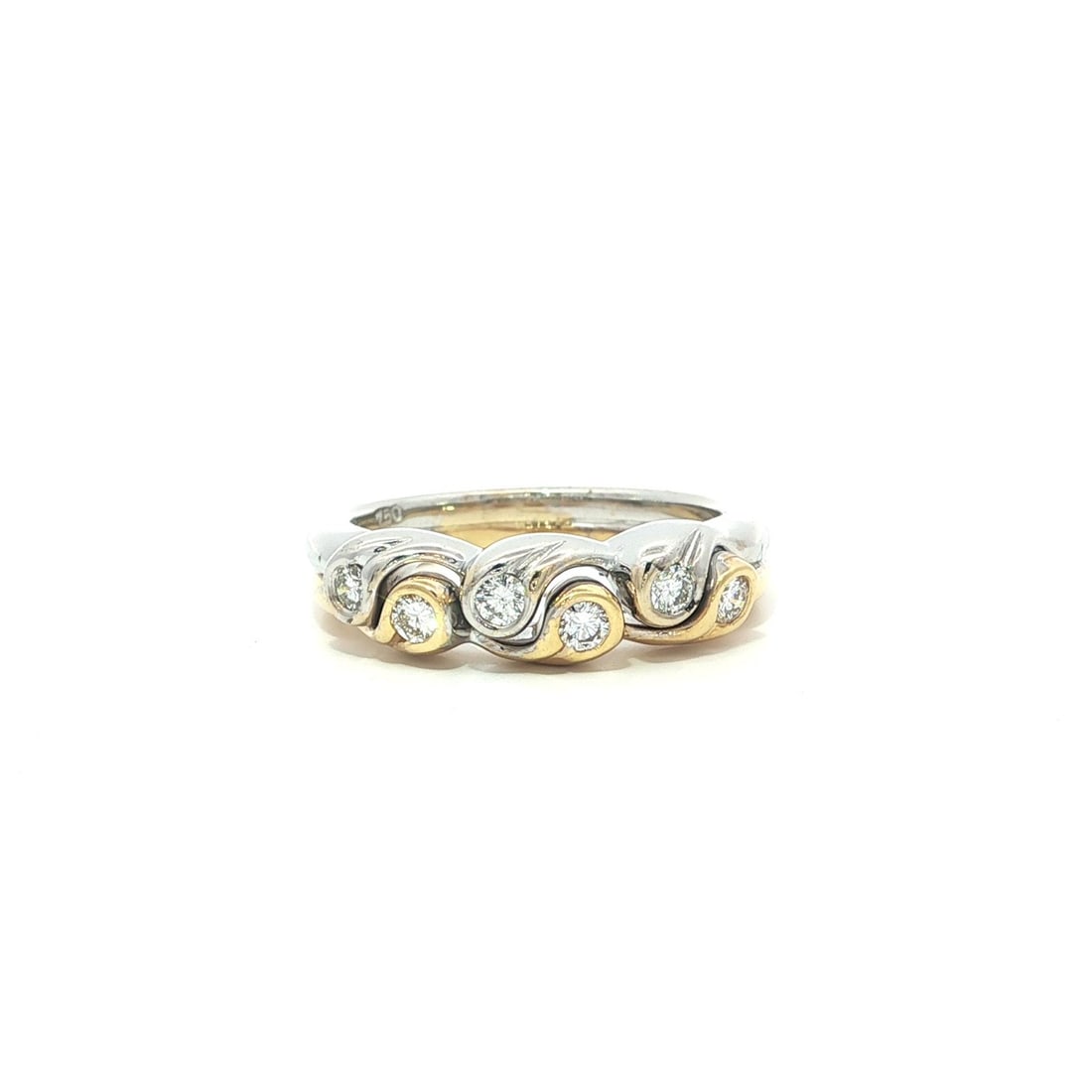 Diamond Twisted Band Ring in 18k Yellow and White Gold Size 6: Diamond Twisted Band Ring in 18k Yellow and White Gold Size 6 This elegant women's band ring features a wavy, twisted design with interlocking sections crafted from solid 18k yellow and white gold. Th
