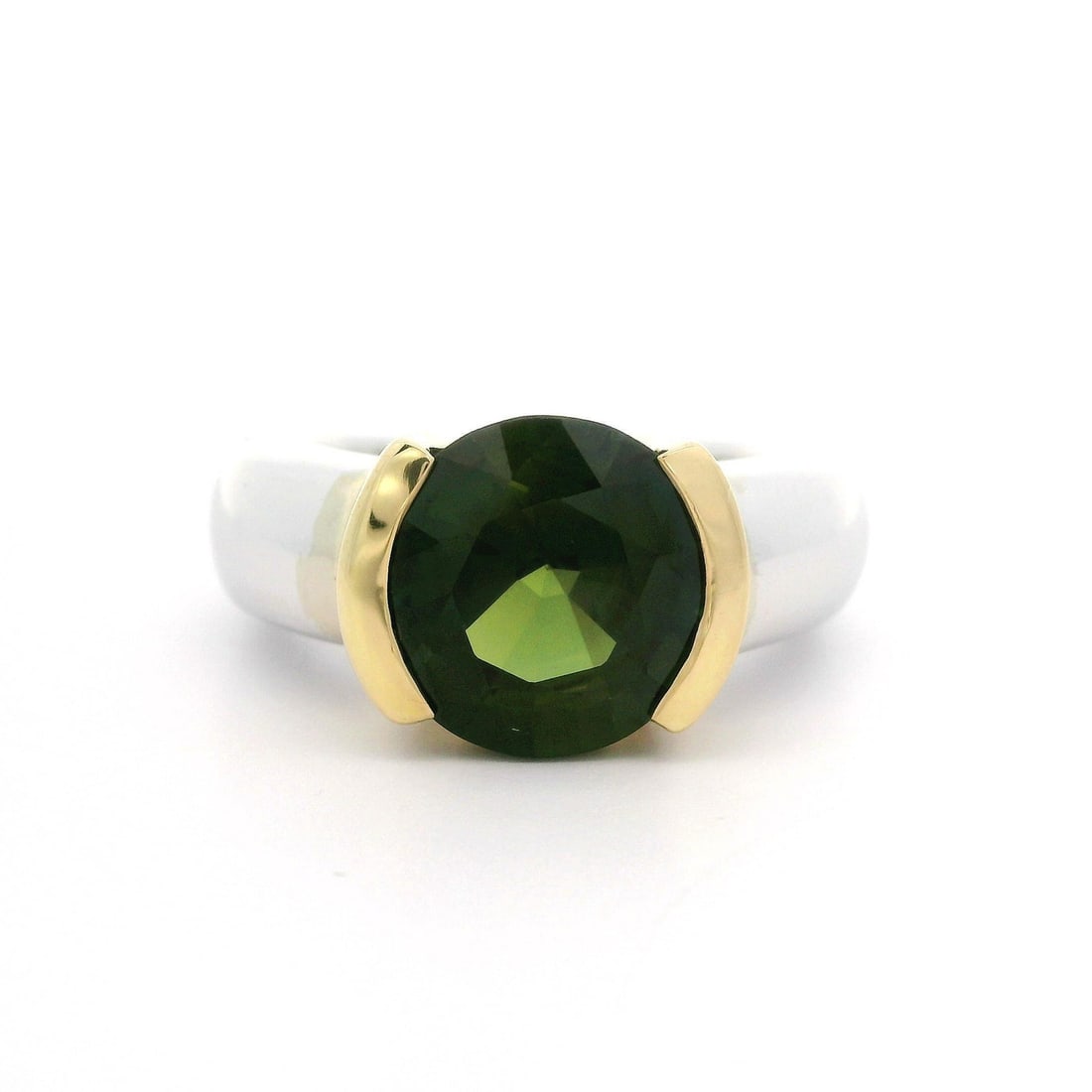 18k Yellow Gold GIA 4.22ct No Heat Green Sapphire Cocktail Ring: 18k Yellow Gold GIA 4.22ct No Heat Green Sapphire Cocktail Ring This exquisite cocktail ring features a stunning 4.22 carat natural green sapphire, certified by GIA, showcasing a brilliant cut and a b