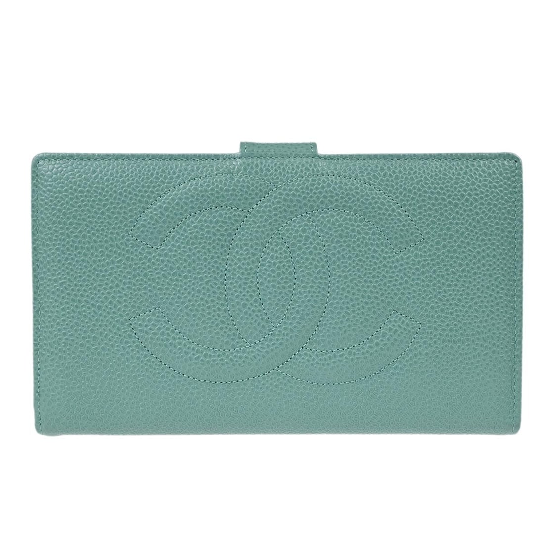Chanel Green Caviar Leather Bifold Long Wallet with CC Pattern: Chanel Green Caviar Leather Bifold Long Wallet with CC Pattern This Chanel long wallet features a classic CC pattern and is crafted from green caviar skin leather. Designed as a bifold wallet, it offe