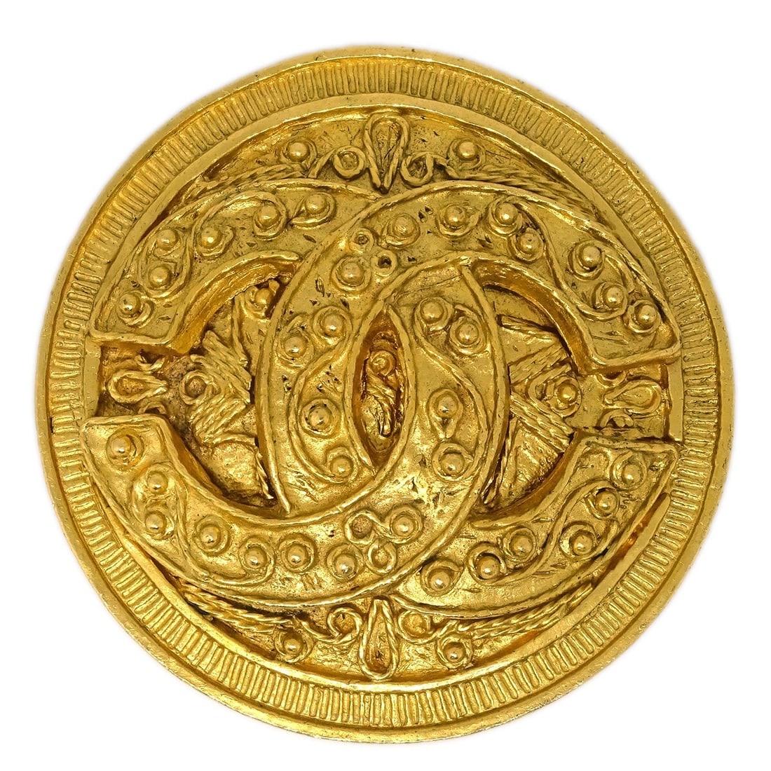 Chanel Gold-Plated Medallion Brooch Pin 94A: Chanel Gold-Plated Medallion Brooch Pin 94A This exquisite Chanel Medallion Brooch Pin showcases a classic round shape with a stunning gold-plated finish. This elegant piece is a perfect addition to a