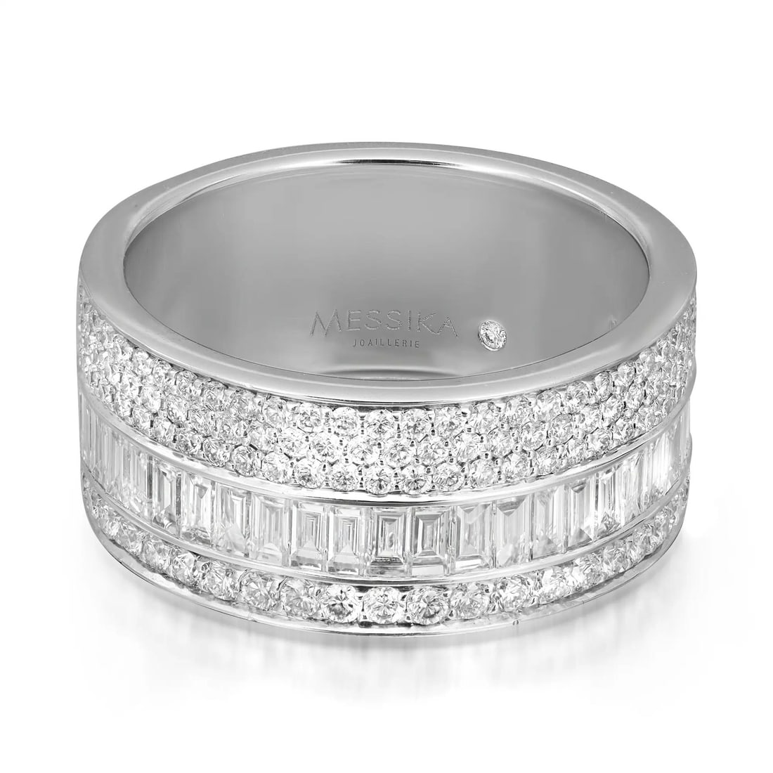 Messika 1.76CT Liz Diamond Band Ring 18K White Gold Signed: Messika 1.76CT Liz Diamond Band Ring 18K White Gold Signed Discover the exquisite Messika Liz band ring, a stunning piece crafted from luxurious 18K white gold. This elegant ring features a captivatin