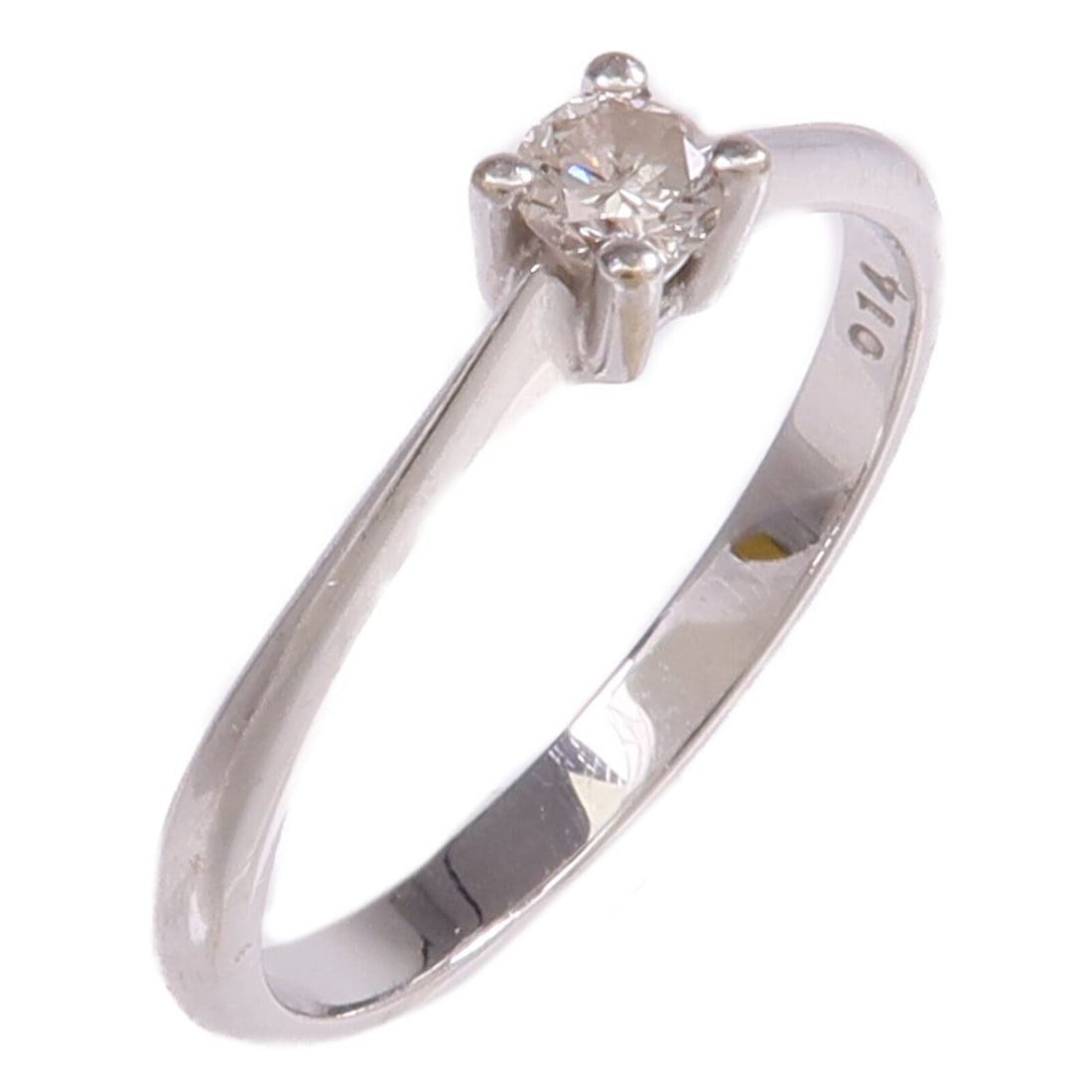 Diamond Ring in 18K White Gold Size 6.5: Diamond Ring in 18K White Gold Size 6.5 This ring features a diamond set in 18K white gold. It is a US size 6.5 and has a clear color. The ring is in condition B, indicating reasonable wear and tear.