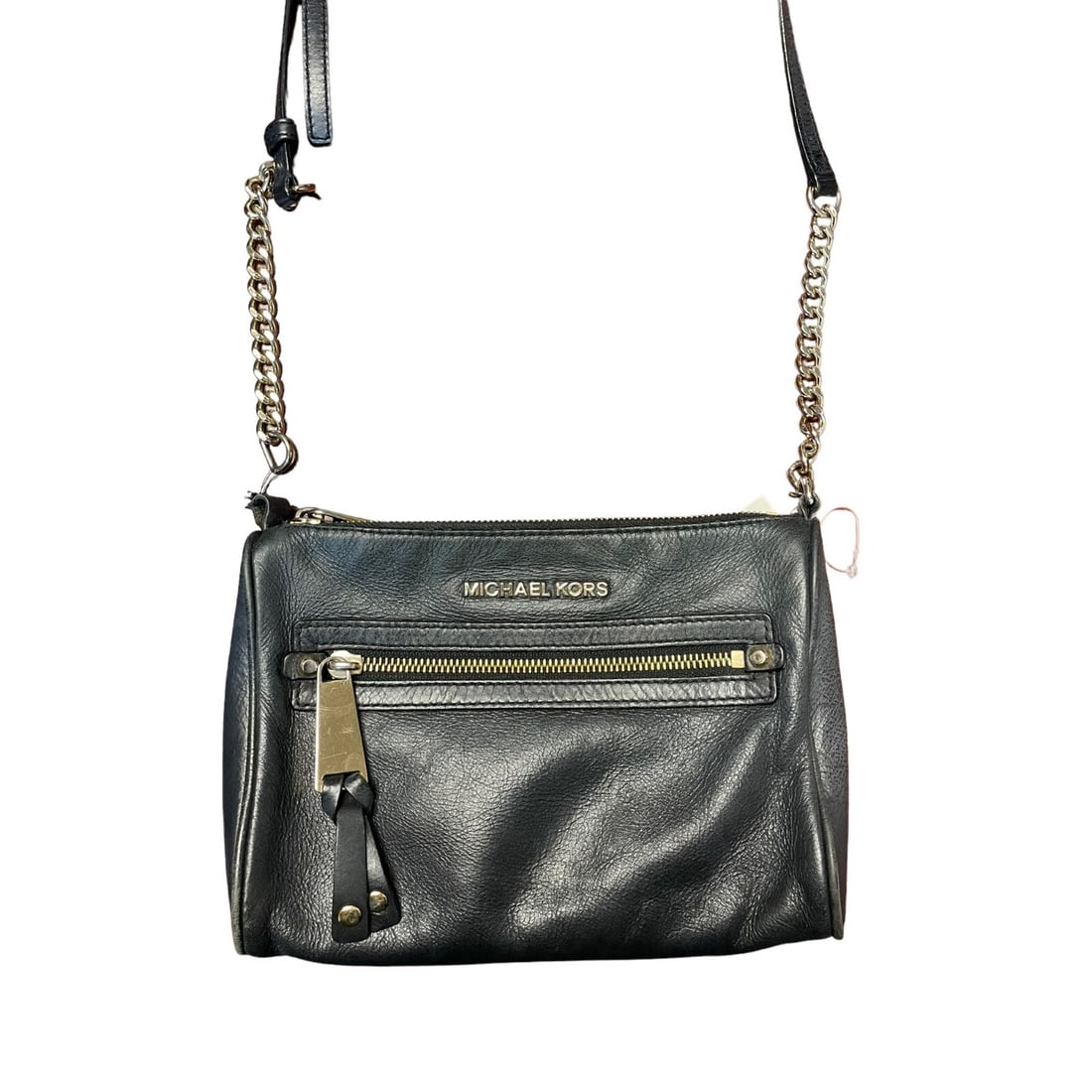 Michael Kors Black Leather Crossbody Handbag with Gold Hardware: Michael Kors Black Leather Crossbody Handbag with Gold Hardware This elegant Michael Kors Crossbody Handbag is crafted from high-quality black leather, featuring a solid matte finish. The handbag show