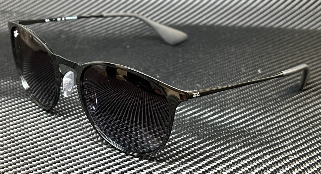 Ray-Ban RB3539 002 8G Women's Black Round Sunglasses with Gray Gradient Lenses: Ray-Ban RB3539 002 8G Women's Black Round Sunglasses with Gray Gradient Lenses Experience style and comfort with these Ray-Ban RB3539 002 8G sunglasses designed for women. Featuring a sleek round fram