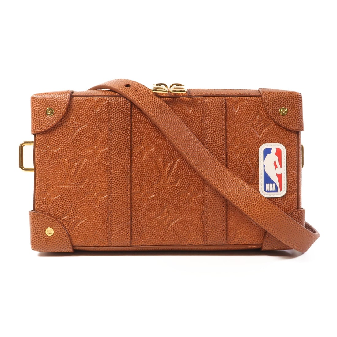 LOUIS VUITTON LVxNBA Soft Trunk Shoulder Bag M80549 Monogram Calfskin: LOUIS VUITTON LVxNBA Soft Trunk Shoulder Bag M80549 Monogram Calfskin Introducing the LOUIS VUITTON LVxNBA Soft Trunk Wearable Shoulder Bag, a luxurious blend of style and functionality. Crafted from