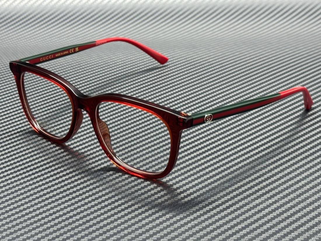 Gucci GG1990O 008 Burgundy Green Women's Eyeglasses with Authenticity Certificate: Gucci GG1990O 008 Burgundy Green Women's Eyeglasses with Authenticity Certificate Discover the stylish GUCCI GG1990O 008 eyeglasses, featuring a sophisticated burgundy frame accented with green. Desig