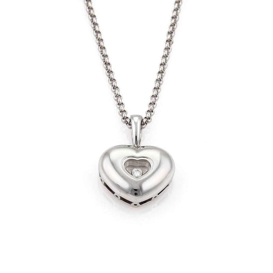 Chopard Happy Diamond 18k White Gold Heart Pendant Necklace with 4pt Diamond: Chopard Happy Diamond 18k White Gold Heart Pendant Necklace with 4pt Diamond Discover the elegance of the Chopard Happy Diamond 18k White Gold Heart Pendant and Chain Necklace. This exquisite piece fr