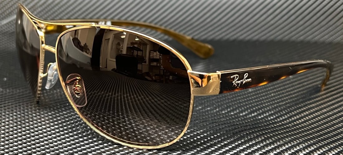 Ray-Ban RB3386 001 13 Arista Gold Pilot Sunglasses with Brown Gradient Lenses (1 of 5)