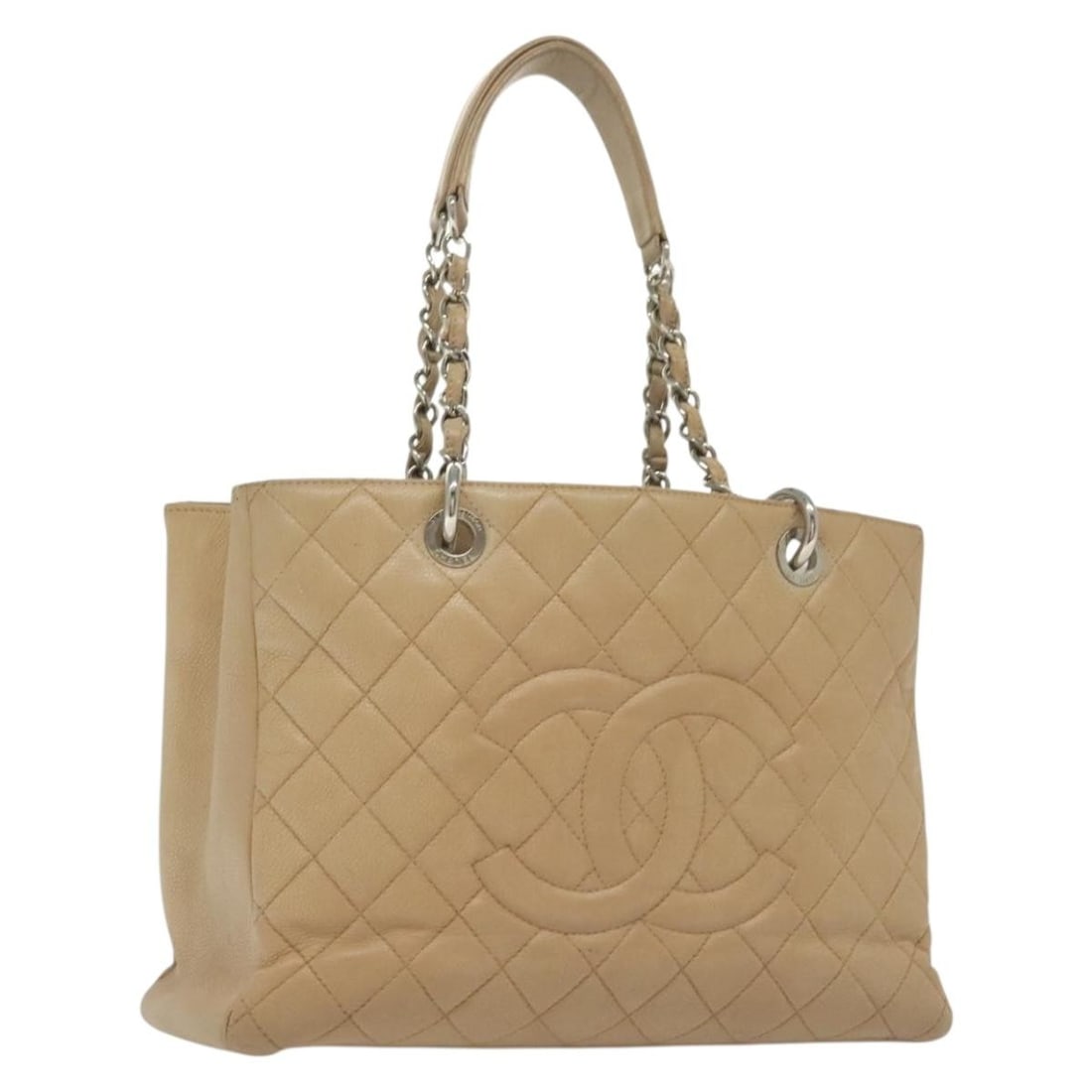 CHANEL Matelasse Tote Bag Caviar Skin Beige Silver Auth Italy: CHANEL Matelasse Tote Bag Caviar Skin Beige Silver Auth Italy This CHANEL Matelasse Chain Tote Bag is a luxurious accessory crafted from grained caviar skin in an elegant beige and silver color scheme