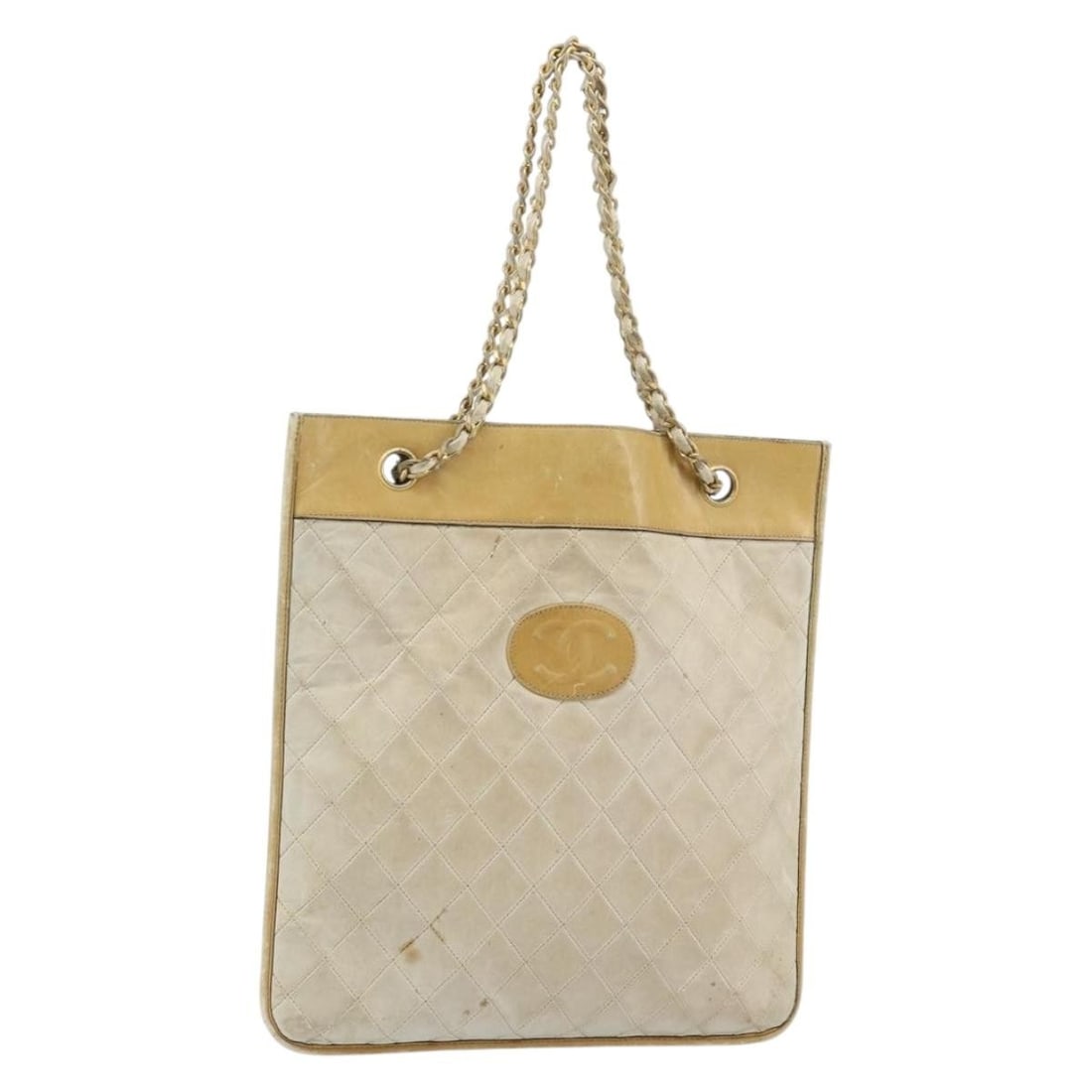 CHANEL Beige Gold Lamb Skin Chain Tote Bag Auth GH972: CHANEL Beige Gold Lamb Skin Chain Tote Bag Auth GH972 This elegant CHANEL Chain Tote Bag is crafted from luxurious beige lambskin and accented with gold-tone hardware. Made in France, this tote bag sh