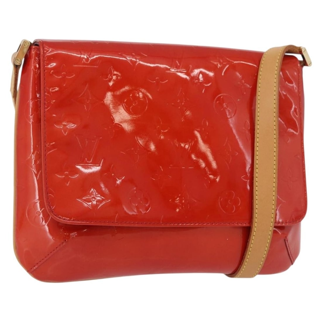 Louis Vuitton Thompson Street Red Patent Leather Shoulder Bag M91094: Louis Vuitton Thompson Street Red Patent Leather Shoulder Bag M91094 This is a Louis Vuitton Thompson Street shoulder bag in red Monogram Vernis patent leather. The bag features a flap closure, adjust