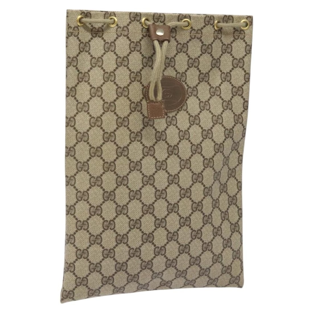 Beige GG Supreme Pouch by Gucci in PVC Leather Model 97 19 303: Beige GG Supreme Pouch by Gucci in PVC Leather Model 97 19 303 This GUCCI GG Supreme pouch is crafted from beige PVC leather and GG canvas. Designed for women, it features a spacious interior and a cl