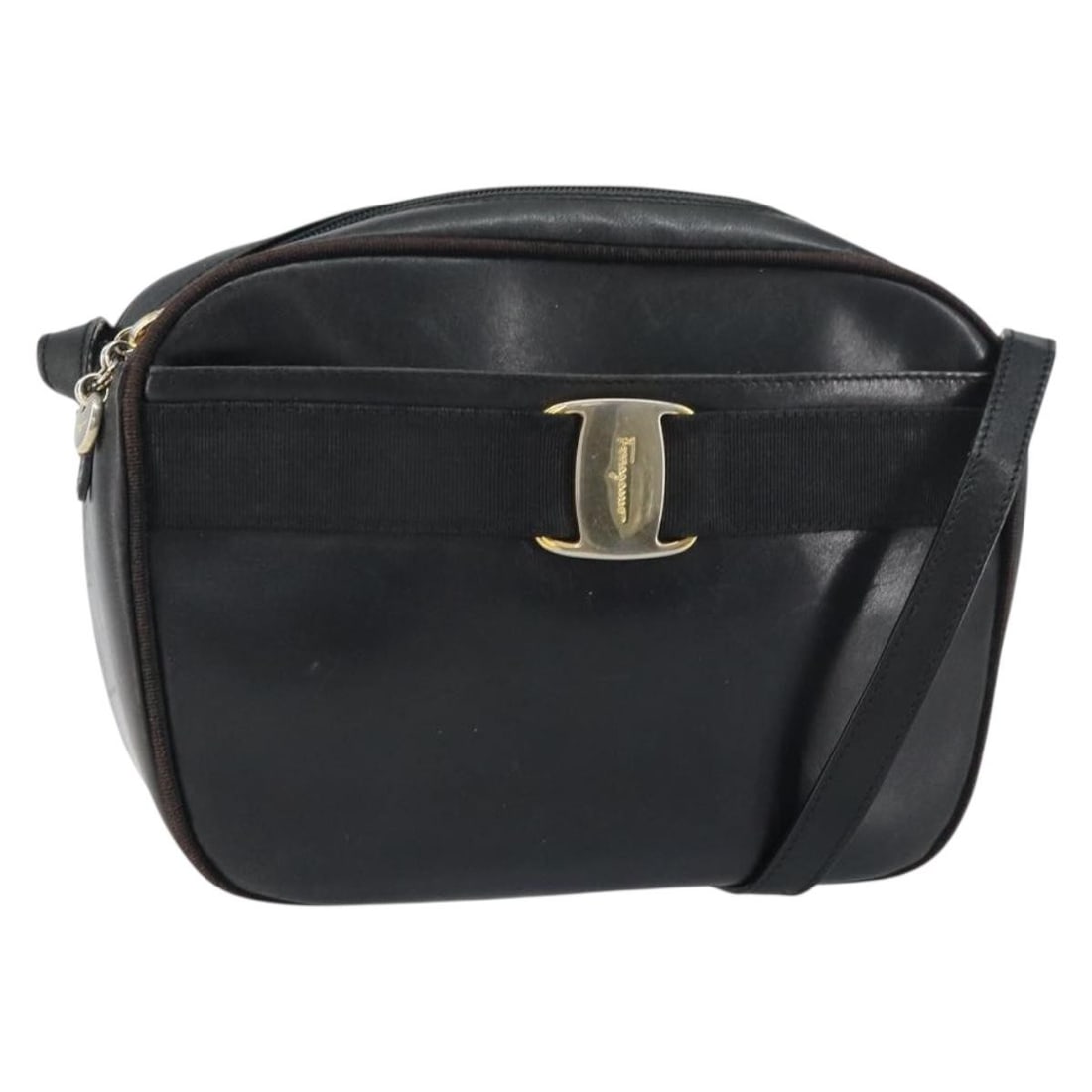 Black Leather Salvatore Ferragamo Shoulder Bag Gold Tone Hardware Italy: Black Leather Salvatore Ferragamo Shoulder Bag Gold Tone Hardware Italy This Salvatore Ferragamo shoulder bag is crafted from black leather with gold-tone accents. Made in Italy, it features a structu