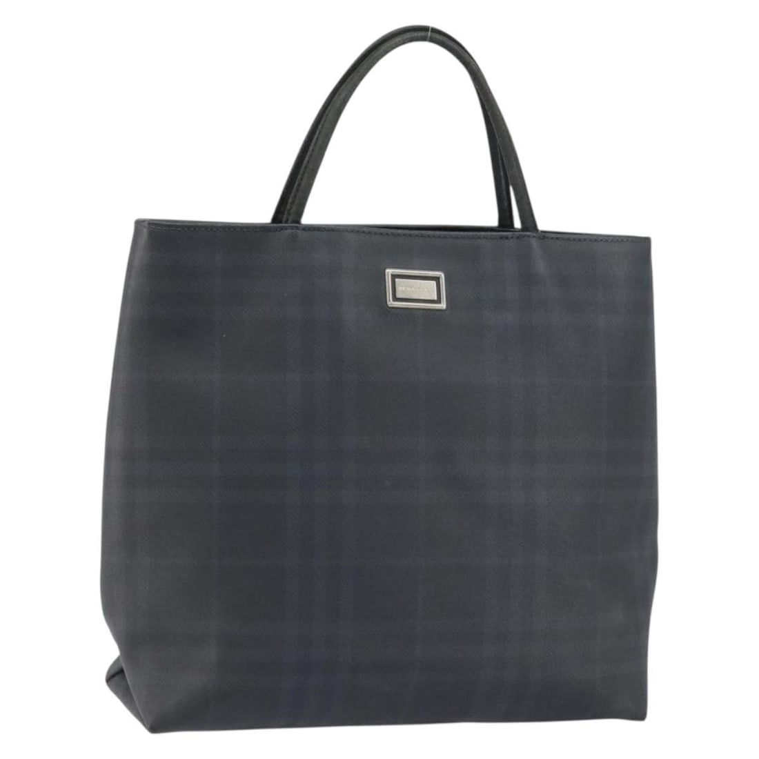 BURBERRY Nova Check Leather Hand Bag Black Silver Authentic BA8861: BURBERRY Nova Check Leather Hand Bag Black Silver Authentic BA8861 This stylish Burberry Nova Check Hand Bag is crafted from high-quality black leather with silver accents, making it a versatile acces