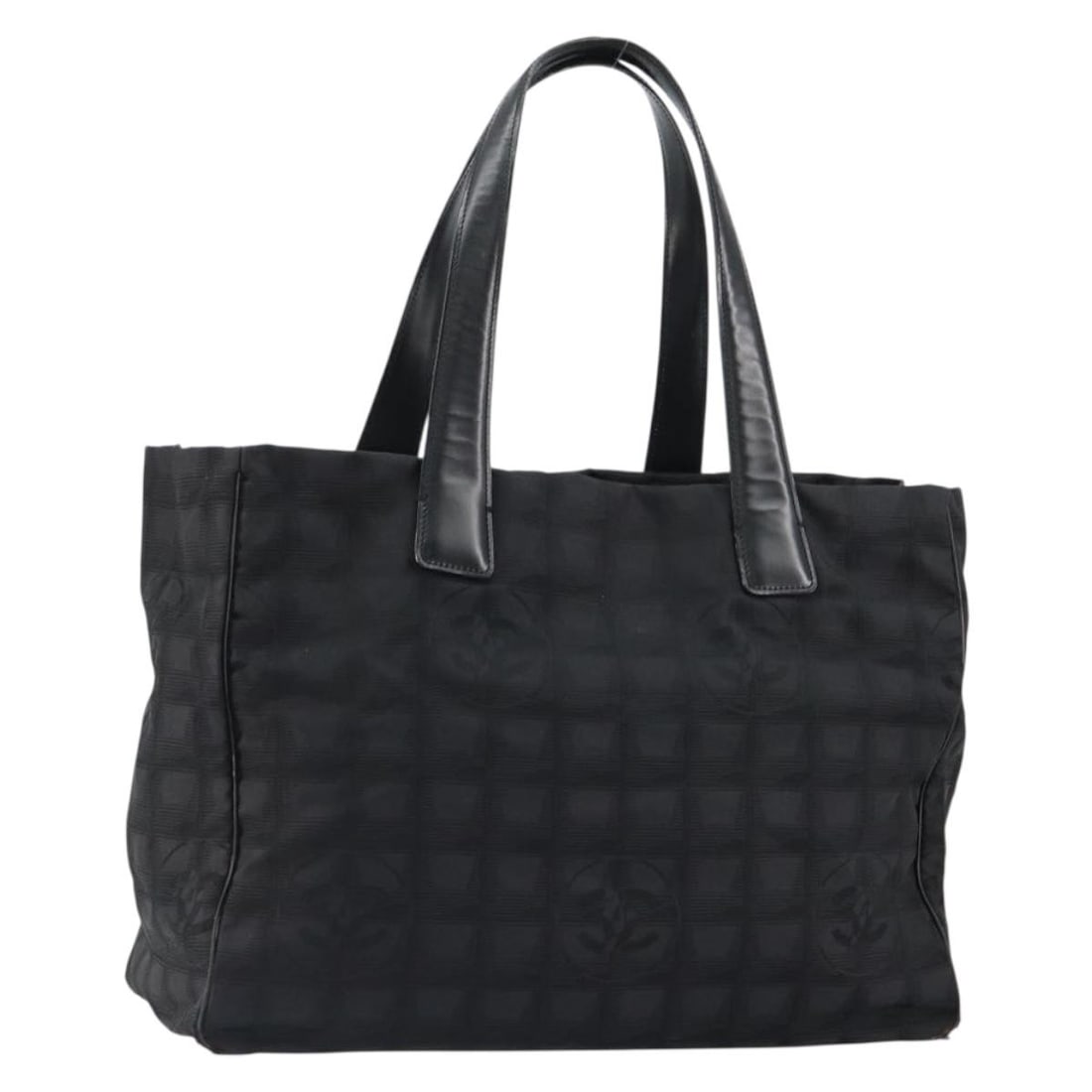 CHANEL Black Nylon Travel Tote Bag Gold CC Auth AM9696: CHANEL Black Nylon Travel Tote Bag Gold CC Auth AM9696 This CHANEL New Travel Line Tote Bag is a stylish and practical accessory crafted in France. The exterior is made from durable nylon, featuring a