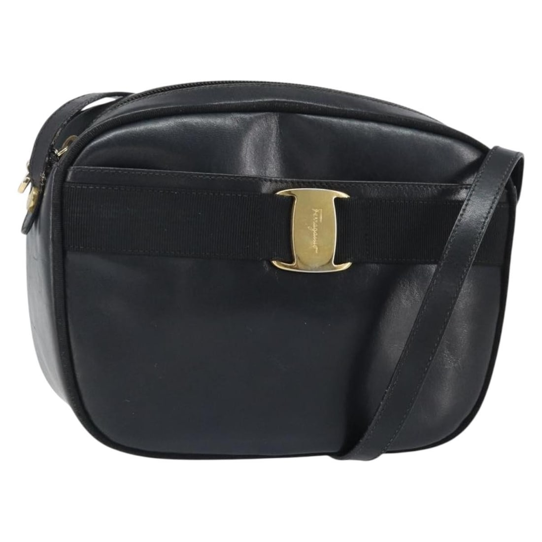 Black Leather Salvatore Ferragamo Shoulder Bag with Gold Accents Italy: Black Leather Salvatore Ferragamo Shoulder Bag with Gold Accents Italy This Salvatore Ferragamo shoulder bag features a black leather exterior with gold-tone accents. Designed for everyday elegance, t
