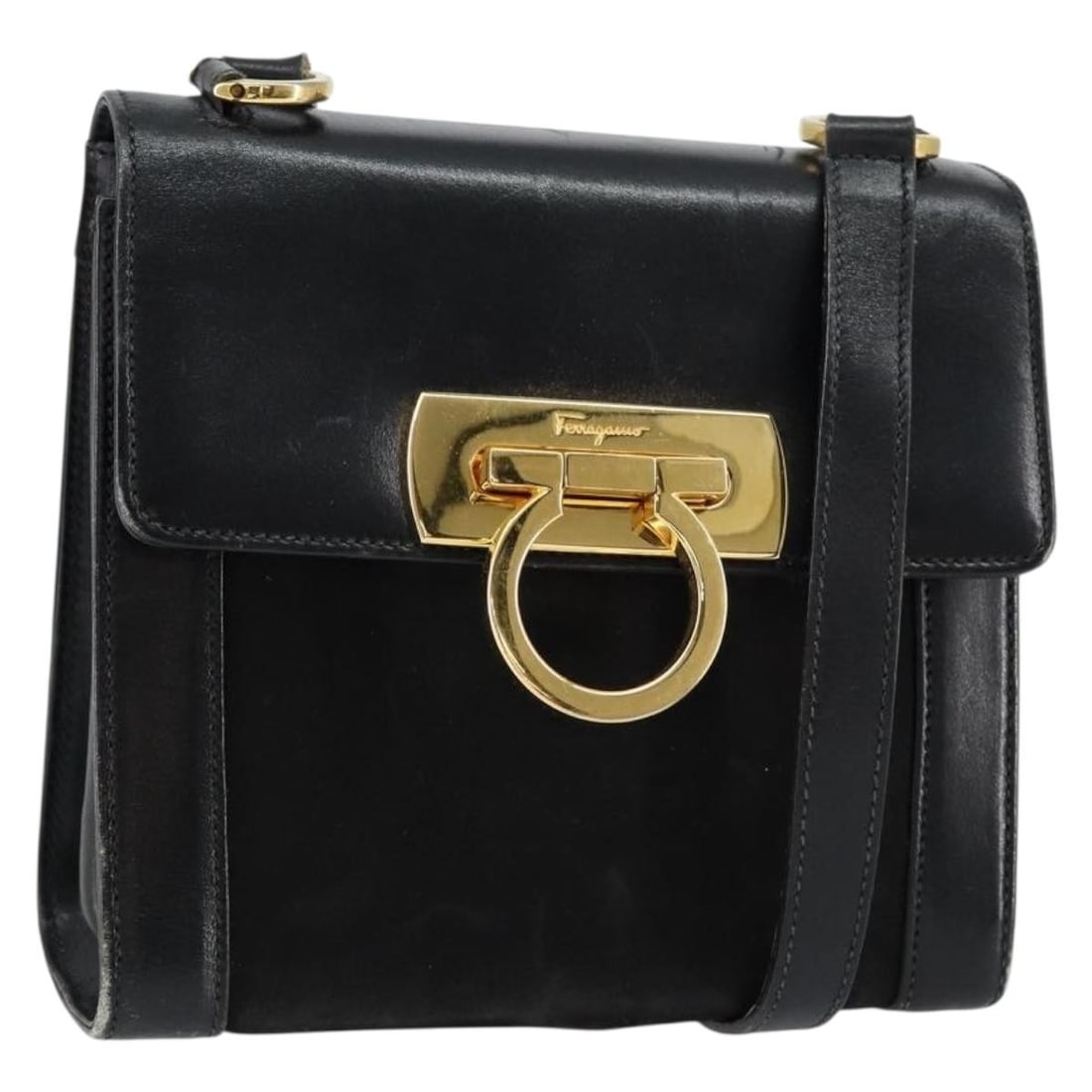 Salvatore Ferragamo Gancini Shoulder Bag Leather Black Gold Italy Auth: Salvatore Ferragamo Gancini Shoulder Bag Leather Black Gold Italy Auth Discover the elegant Salvatore Ferragamo Gancini Shoulder Bag, meticulously crafted in Italy from high-quality leather. This soph