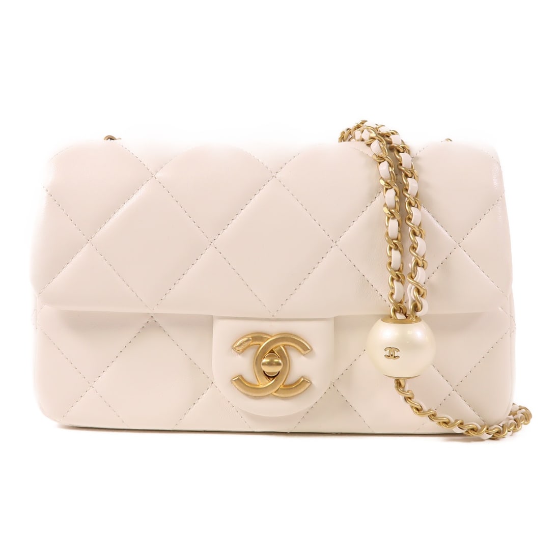 CHANEL CC GHW White Calfskin Leather Shoulder Bag AS4861: CHANEL CC GHW White Calfskin Leather Shoulder Bag AS4861 Elevate your style with this stunning CHANEL CC Chain Shoulder Bag, crafted from luxurious white calfskin leather. This chic shoulder bag featu